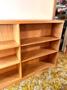 lot 119 image: Sturdy Oak Bookcase