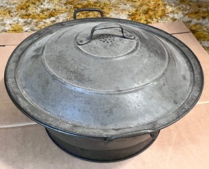 lot 115 image: Primitive Bread Dough Riser Pan With Lid