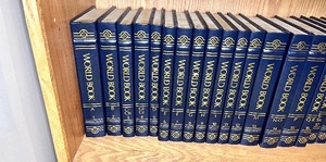 lot 149 image: 1990 World Book Encyclopedia Set