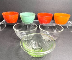 lot 56 image: Small Vintage Glass Kitchen Bowls