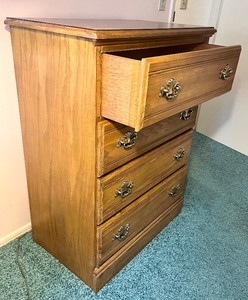 lot 165 image: Oak Dresser