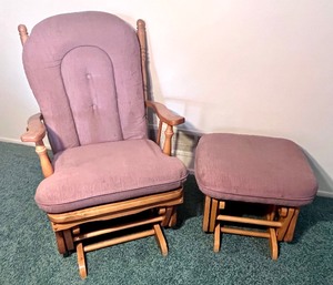 lot 153 image: Glider Rocking Chair & Ottoman