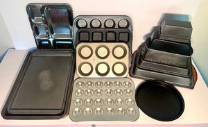 lot 131 image: Variety of Baking Pans