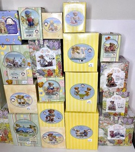 lot 93 image: Cherished Teddies Collectable Figurines