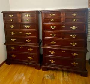 lot 25 image: Pair of Vintage Bassett Cherry HighboyTallboy 6 Drawer Dresser