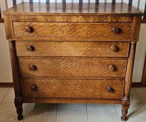 lot 10 image: Antique Cherry Chest of Drawers