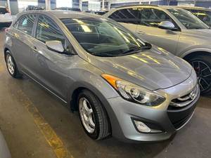 lot 5 image: 2013 Hyundai Elantra GT Hatchback