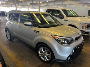 lot 12 image: 2016 Kia Soul
