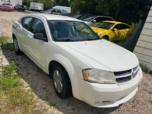 lot 7 image: 2008 Dodge Avenger