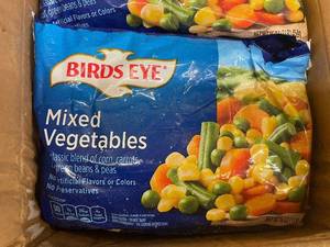 lot 40 image: K - Birds Eye Mixed Vegetables - 12 Packs of 16 oz Each