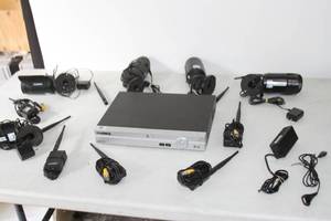 lot 21 image: Lorex Wireless CCTV Security Video Surveillance Quad HD and Camera System