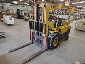 lot 4 image: Hyster Forklift, Model H80C, 8000 l...