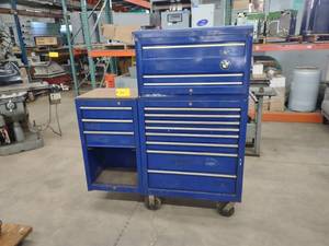 lot 36 image: Rolling Tool Cabinet, 23 Drawers...