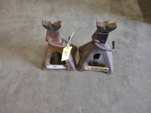 lot 57 image: (2) 6 Ton Jack Stands...