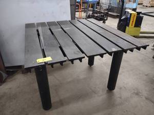 lot 39 image: Welding Table, 50x53...