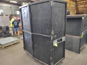 lot 32 image: Travel Box, 66.5x28.5x81...