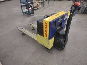 lot 14 image: Komatsu Mode MWL22 24 Volt Electric...
