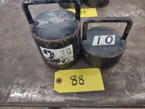 lot 88 image: Test Weights, 20 & 10  lbs. ...