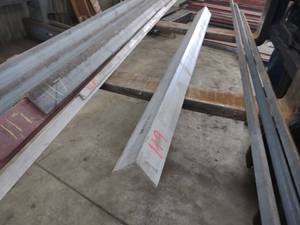 lot 119 image: Stainless Steel Angle, 3x3x14x67...