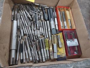 lot 199 image: Assorted Taps...