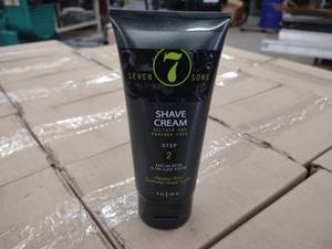 lot 246 image: Approx.  (153) 12 Pack 5 oz.  Seven...