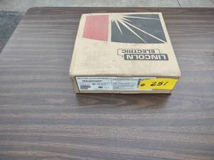 lot 251 image: Lincoln Metal Shield MC-70 XLS  Wel...