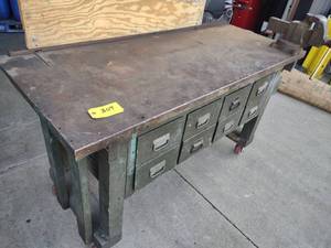 lot 309 image: Rolling Workbench with 4 12 Vise,...
