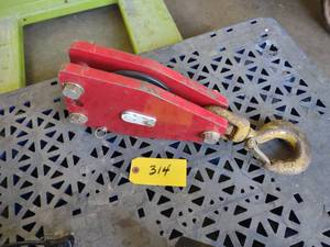 lot 314 image: Load Block, 5 Ton (This Item Is Loc...