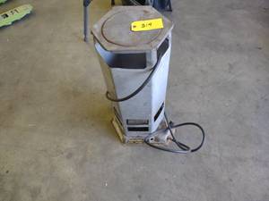 lot 319 image: Master Propane Heater, 200,000 BTU ...
