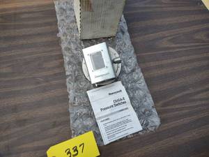 lot 337 image: Honeywell C645B1013 GasAir Switch ...