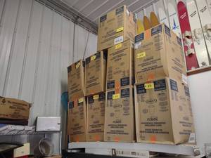 lot 365 image: (1000) Dart 12 oz. Insulated Cups (...