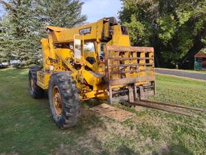 lot 3 image: Pettibone Model B66 Telehandler, 33...