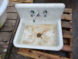 lot 380 image: Cast Iron Sink, 30x22.5 (This Item ...