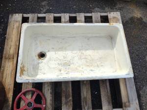 lot 385 image: Cast Iron Sink, 36x21.5 (This Item ...