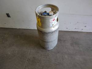 lot 447 image: Aluminum Forklift Lp Gas Tank, Used...