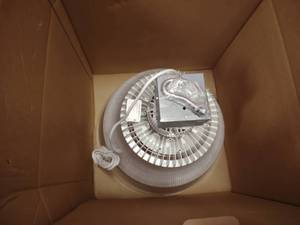 lot 468 image: Everlast LED Light, 200 Watt, New (...