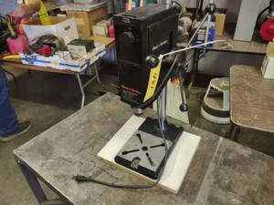 lot 481 image: Black & Decker 12 Drill Press (Th...