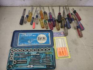 lot 511 image: Assorted Screwdrivers & Misc....