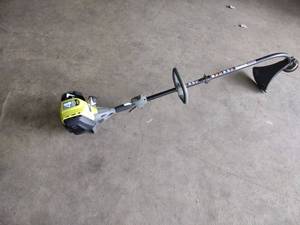 lot 526 image: Ryobi C430 Weed Trimmer, Works, Lit...