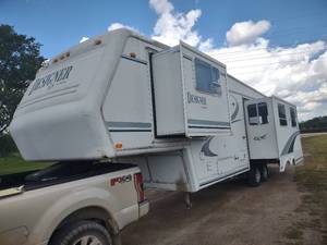 2000 Jayco Designer 3310RLS 5th Wheel Camper Trailer