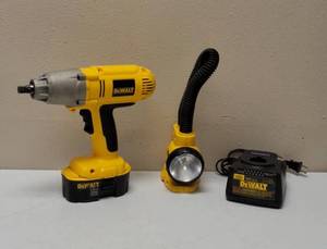 DeWalt  12 Cordless Impact Wrench, Rechargeable Light, 18V Battery & 18V Battery Charger