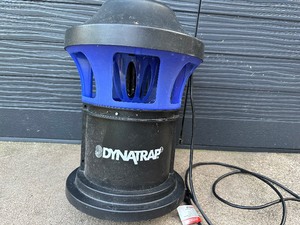 lot 28 image: DynaTrap DT1775 Insct Trap AtraktaGlo Light, 1 Acre, Black