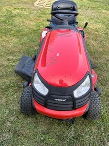 lot 15 image: 2019  2020 Jonsered 46 Riding Lawn Mower Tractor - 22Hp Briggs & Stratton  118 Hours