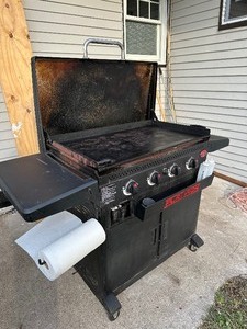 lot 14 image: Flat Iron Grill - Works Good