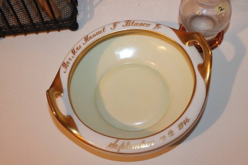 lot 64 image: Vintage Home Decor and Kitchenware Lot