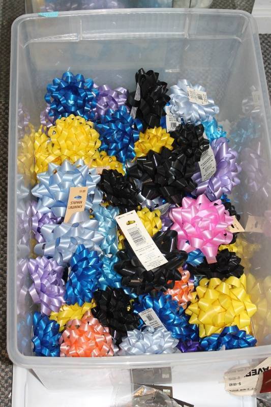 lot 92 image: Large Lot of Gift Wrapping Supplies and Accessories