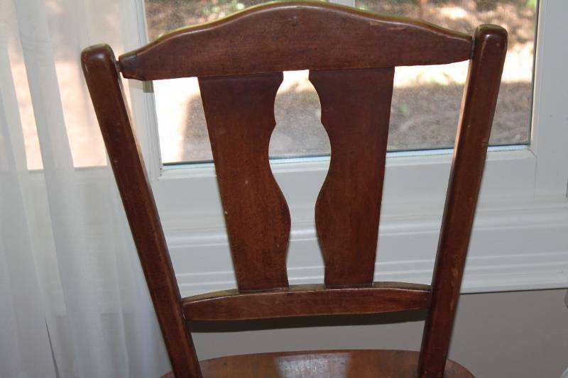 lot 19 image: Vintage Wooden Chair with Spindle Back