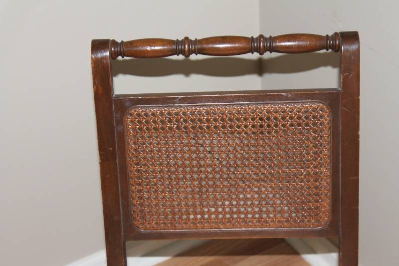 lot 20 image: Vintage Wooden Rocking Chair with Upholstered Seat