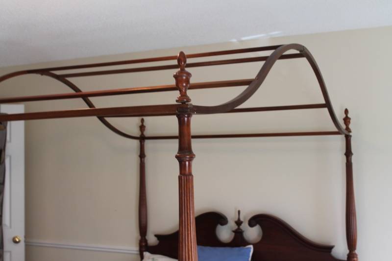 lot 28 image: Vintage Four-Poster Canopy Queen Bed Frame
