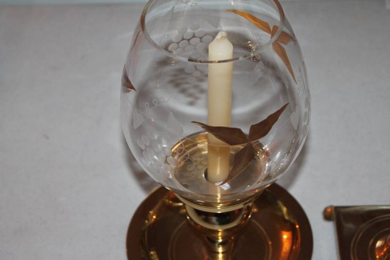 lot 106 image: Set of 2 Brass Candle Holders with Glass Hurricane Shade